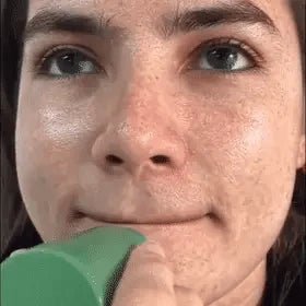 Anti - Blackhead Green Tea Miracle Stick - Removes Blackheads from Face and Nose - Sccoti